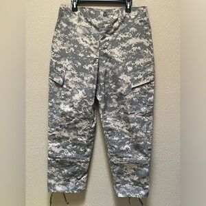 Army Camouflage Defender M Military Pants Men’s Size Medium Short-NWT